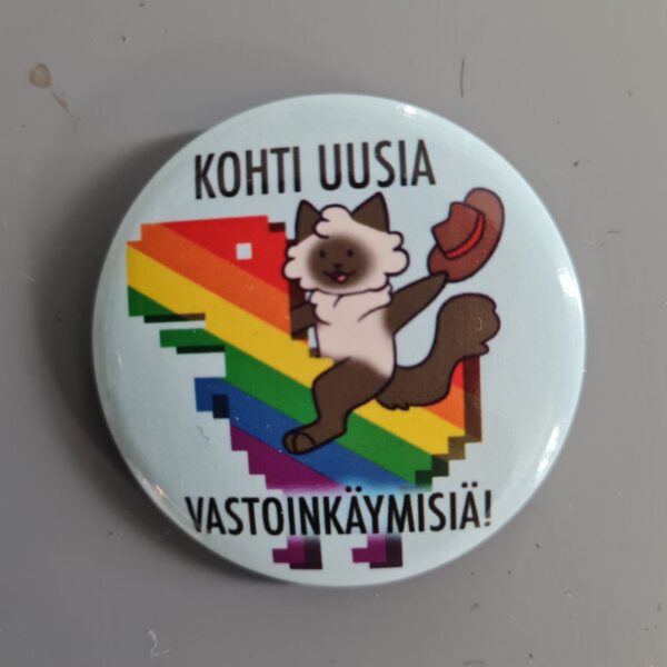 Kohti vastoinkäymisiä, pinssi